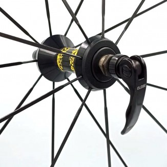 Juego de Ruedas 26" Mavic Crosstrail / V-Brake / Par