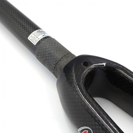 Horquilla Ruta XRP, aro 28 espiga carbono 1 1/8 Ahead